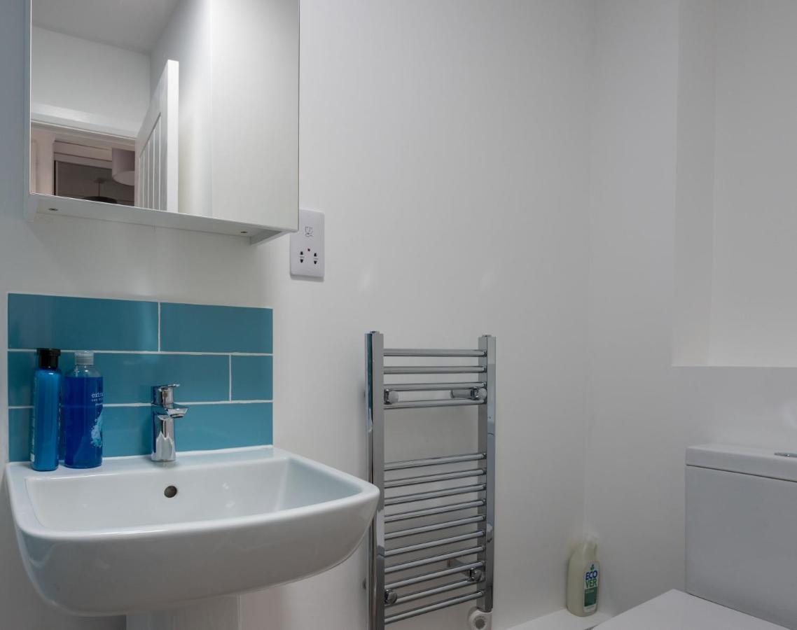 Riverside Apartment With Views And Parking Kingsbridge  Εξωτερικό φωτογραφία